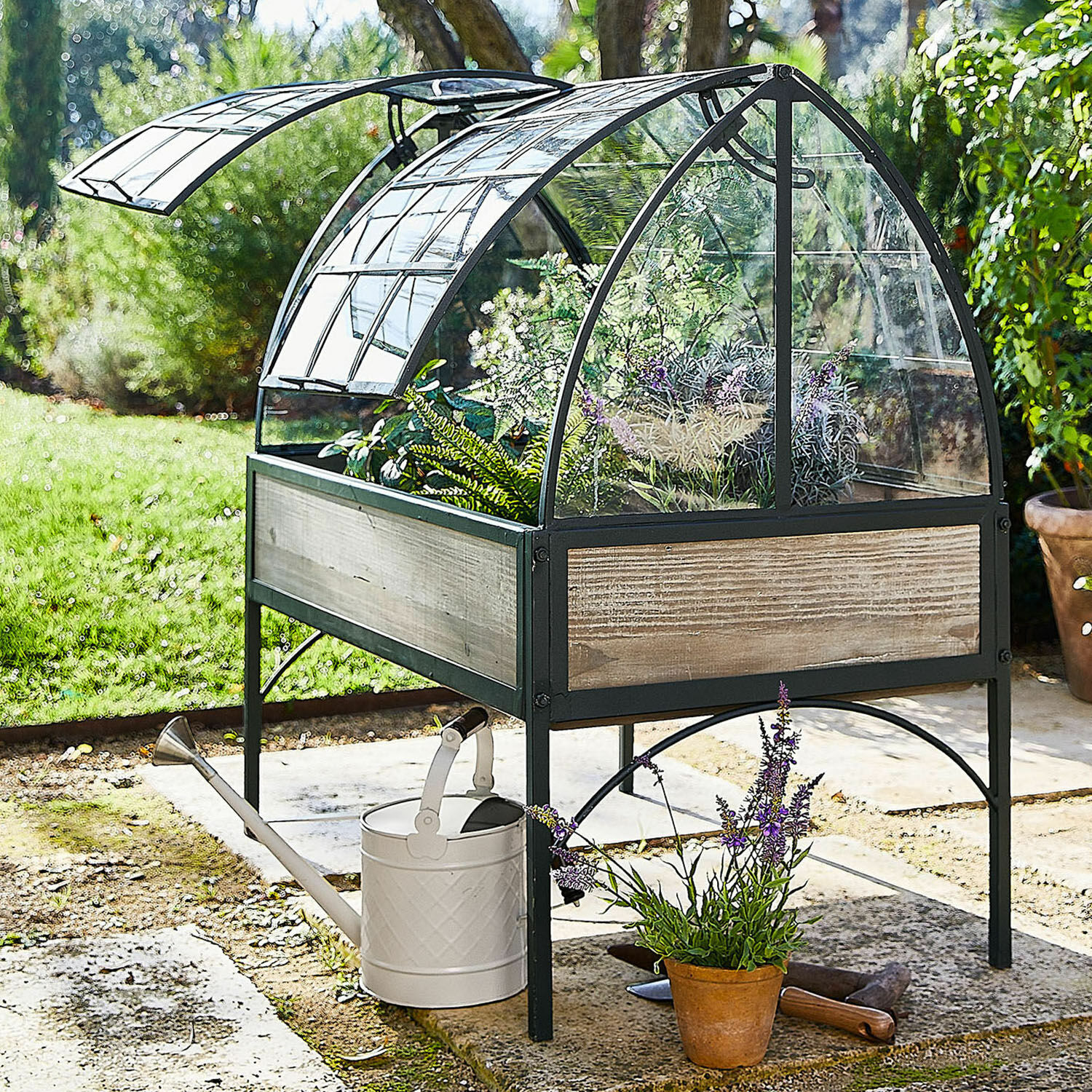 Gewächshaus Scicli Garten-Gewächshaus auf Beinen mit Metallrahmen und Holzelementen, ideal zum Pflanzenanbau.