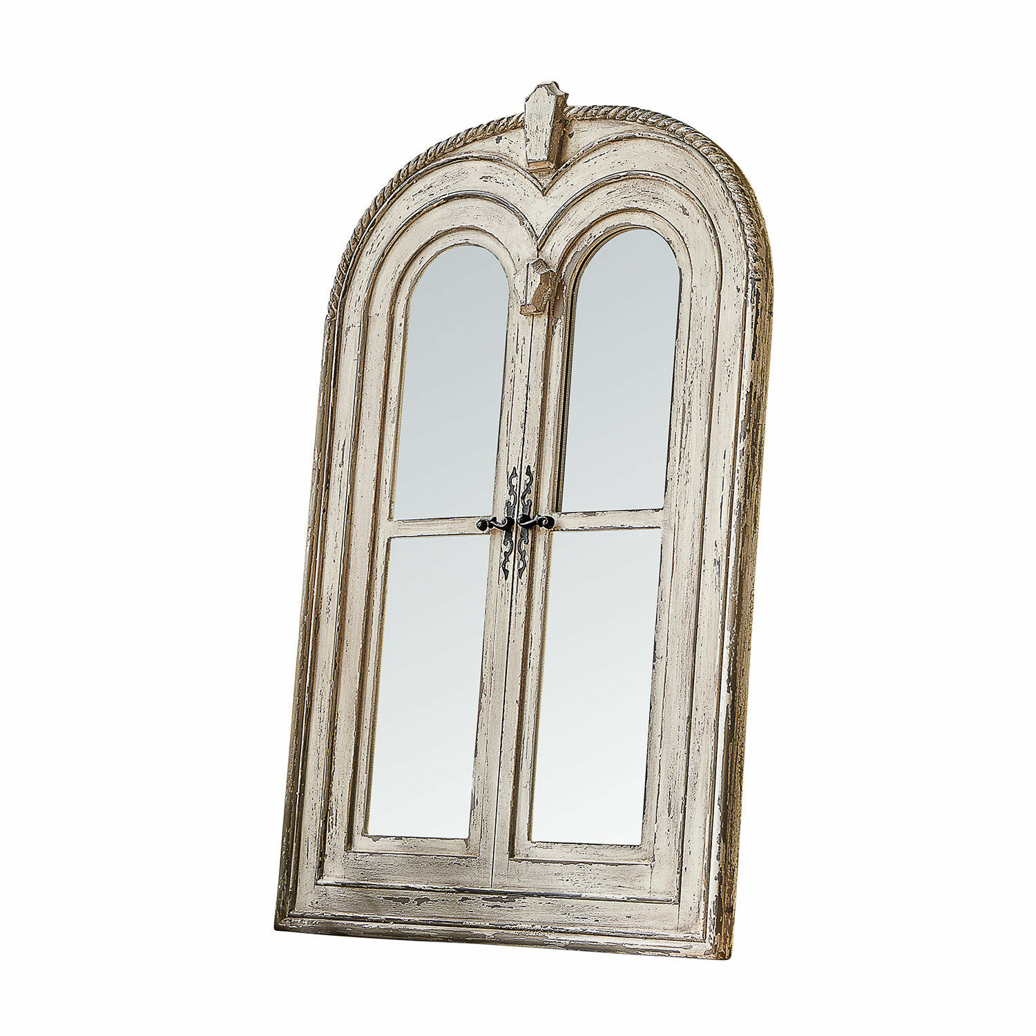 Wandspiegel aus cremefarbenem, gealtertem Holz mit Metallbeschlägen und dekorativem Bogen