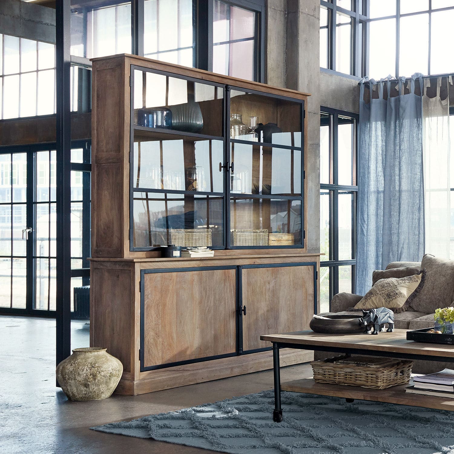 Schrank Leognan