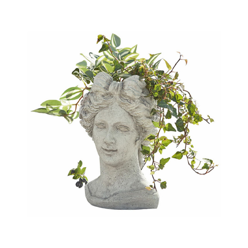 Blumentopf in Form eines Frauenkopfs aus grauem Stein mit grünen Pflanzen, Gartendekor