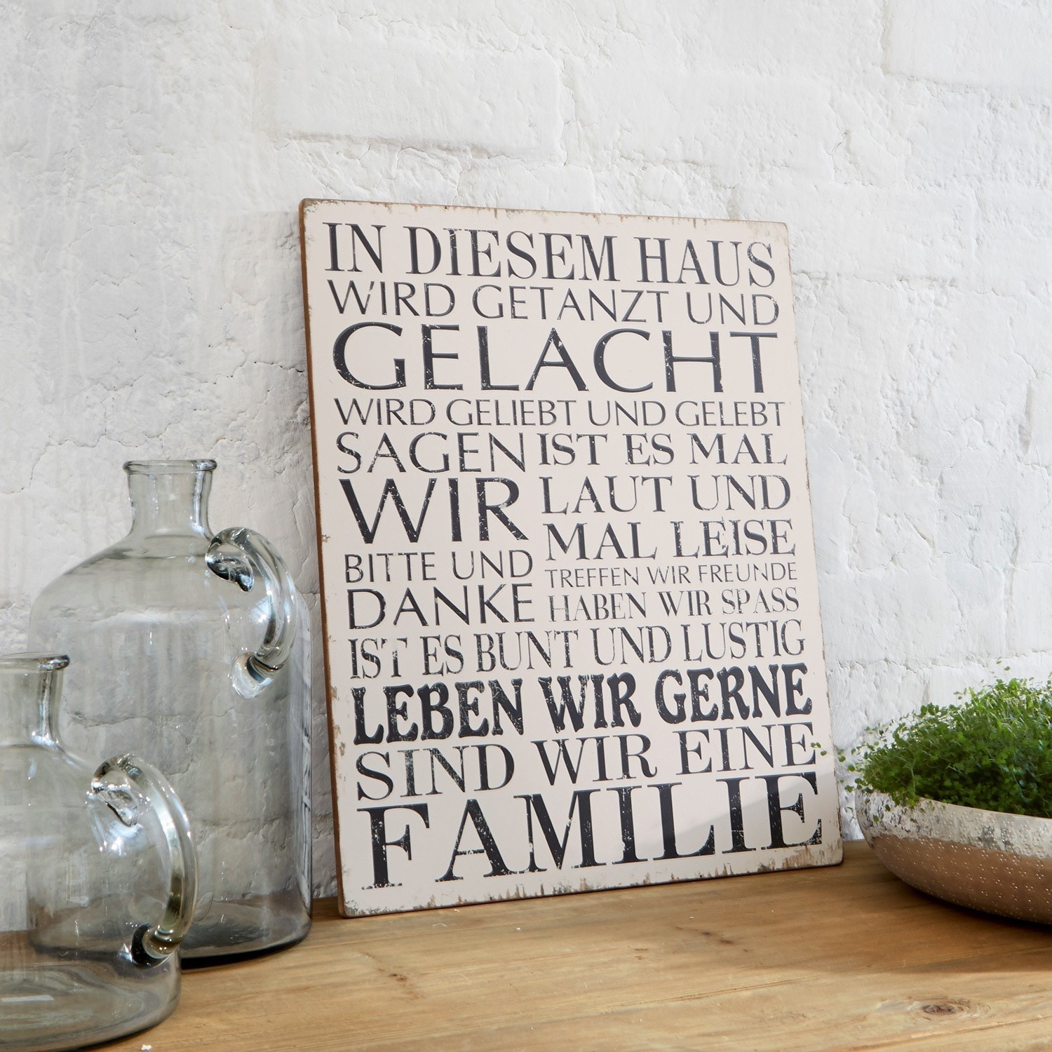 Dekoboard Familie Rustikale Dekotafel mit Familienspruch auf beigem Hintergrund, Wanddeko im Landhausstil