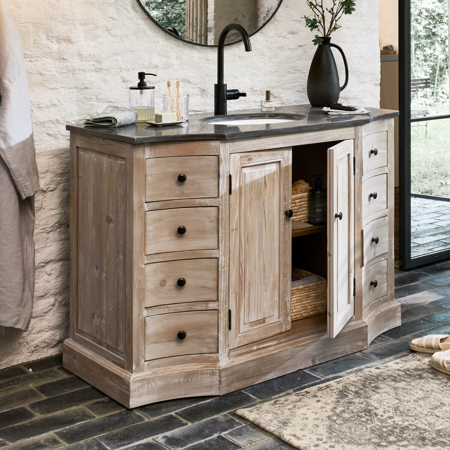 Waschtisch Manaurie Grauer Holz-Badezimmerschrank mit Marmorplatte und verchromtem Wasserhahn im Vintage-Stil