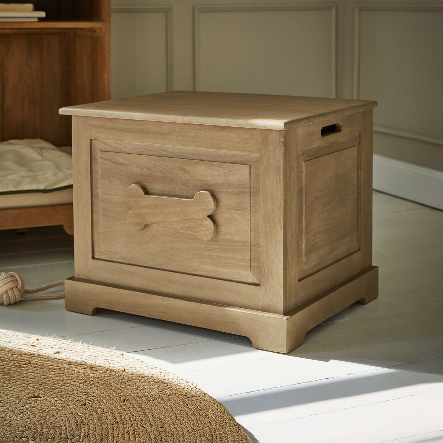 Holztruhe in Naturfarbe mit Knochenmotiv, praktischer Aufbewahrungskasten für Hundespielzeug