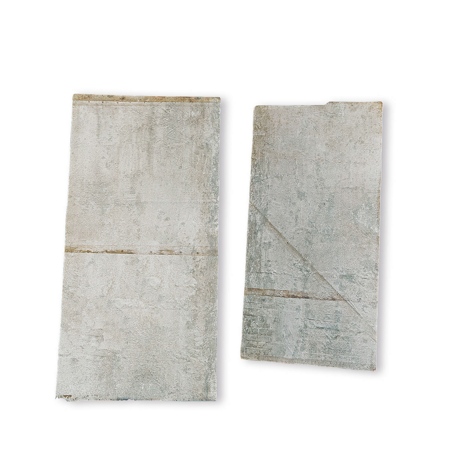 Zwei rechteckige graue Teppiche aus weichem Material mit feiner Struktur, modernes Design