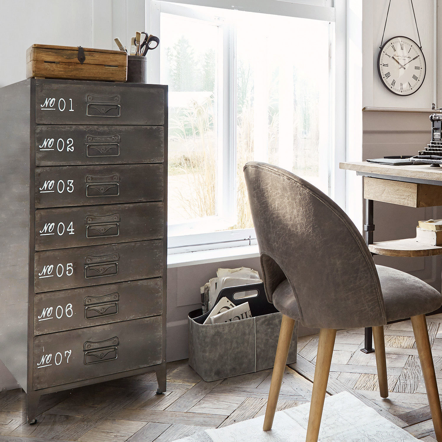 Industrielle graue Metallschubladenkommode mit sieben Fächern für Büro und Aufbewahrung