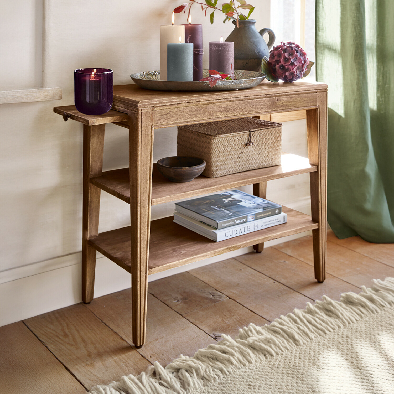 Table d’appoint Ajartis, En bois de manguier revalorisé, Surface laissée au naturel, Un grand espace de rangement en marron