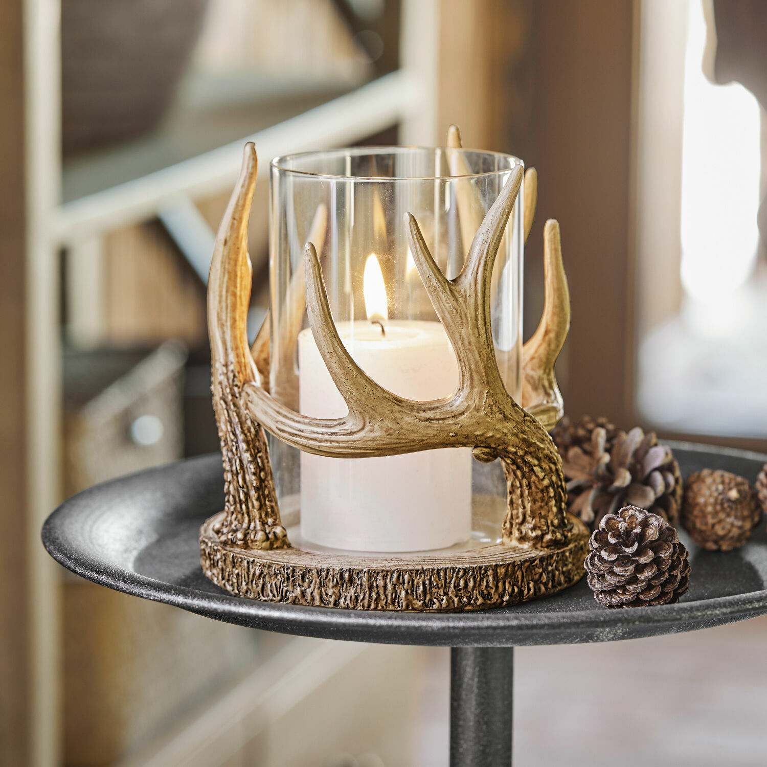 Windlicht Inglewood, Met de hand beschilderd polyresin, Uitneembaar glazen inzetstuk, Landelijke stijl in bruin/helder