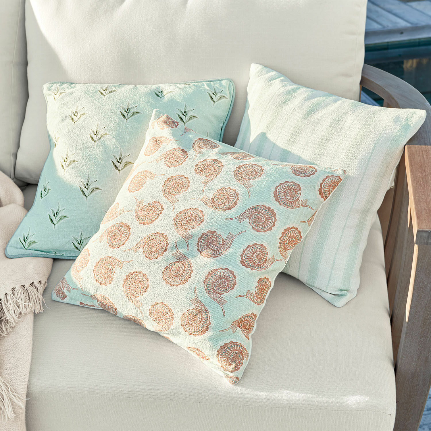 Lot de 3 housses de coussin Père, Pur coton, Motifs inspirés de la nature, Un coussin avec une bordure passepoilée en multicolore