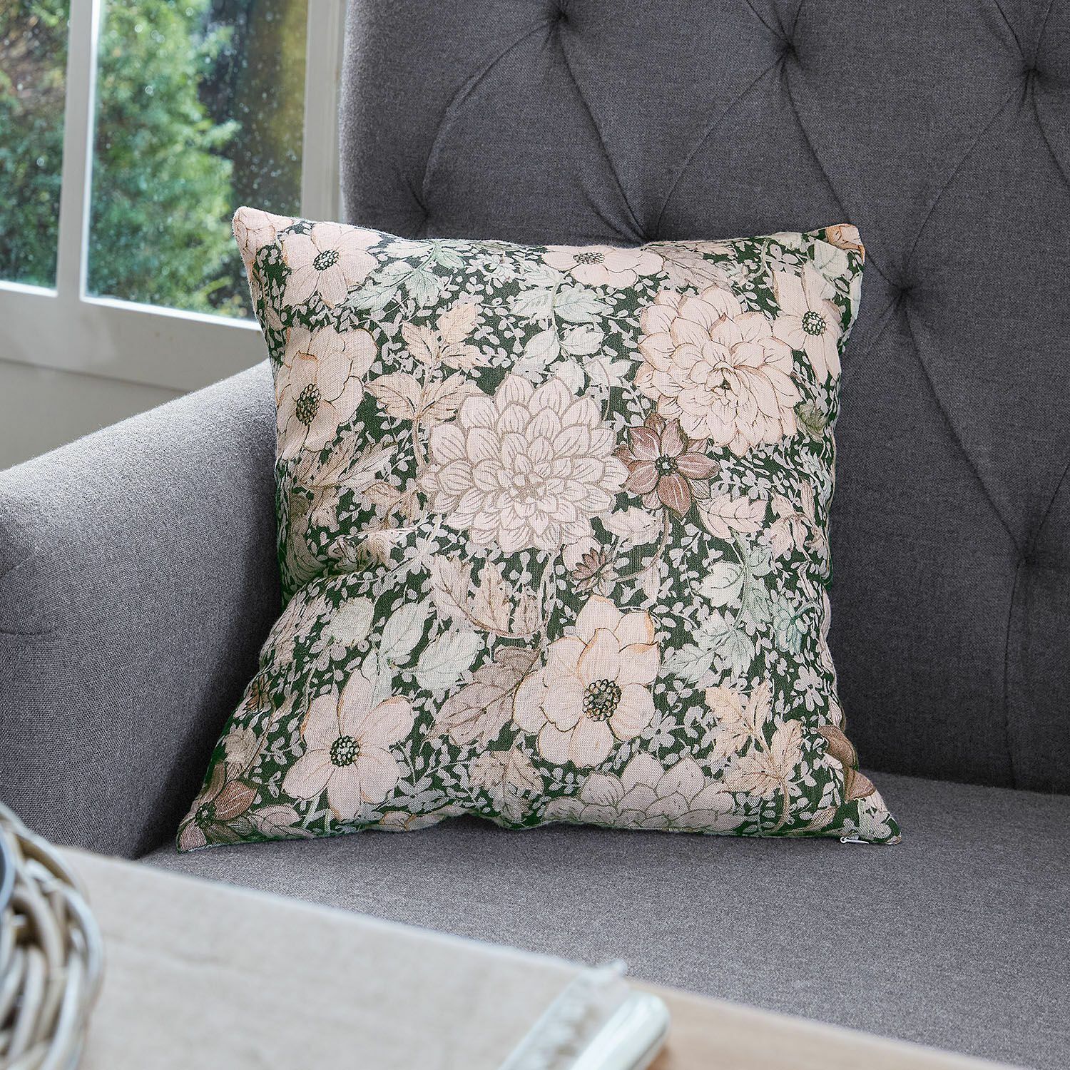 Housse de coussin Cappellina, Motif floral intemporel, Pur lin, Palettes de couleurs inspirée de la nature en multicolore