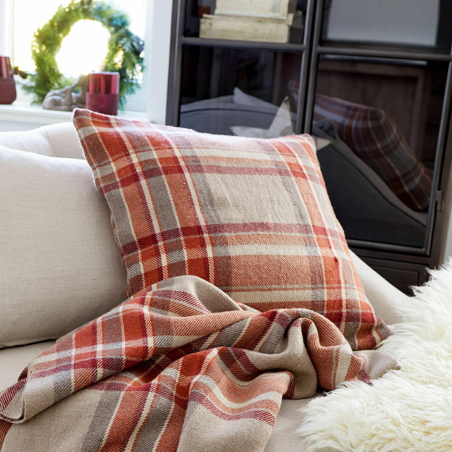 Kussenhoes Tartan, Charmant tartan- (Schots ruit-)patroon, Hoog aandeel wol, Rustieke chalet-flair in rood/beige