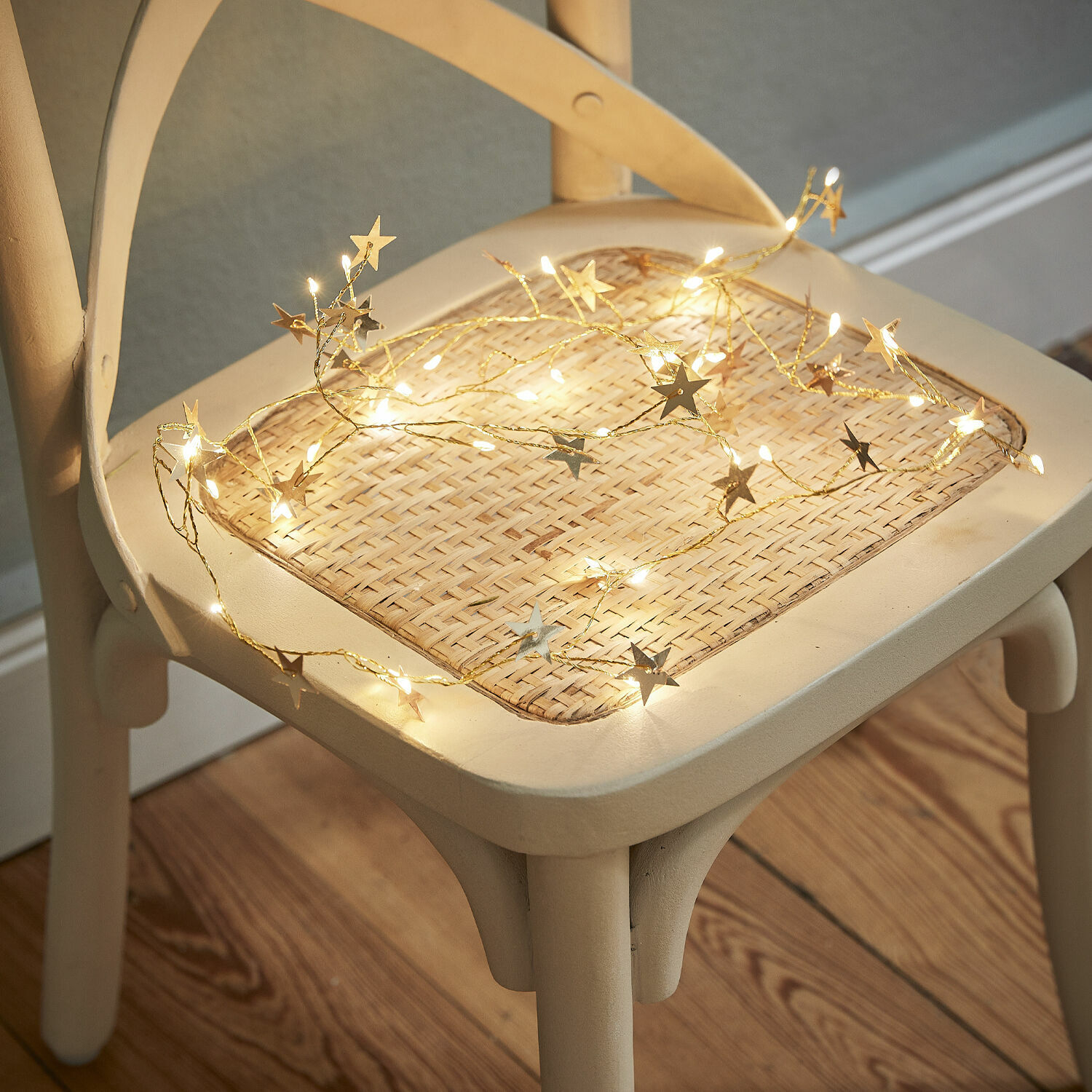 Guirlande lumineuse Vernham, 35 LED couleur blanc chaud, Flexible grâce à l'alimentation à pile, Pour la déco de Noël, la chambre d'enfant, etc. en or