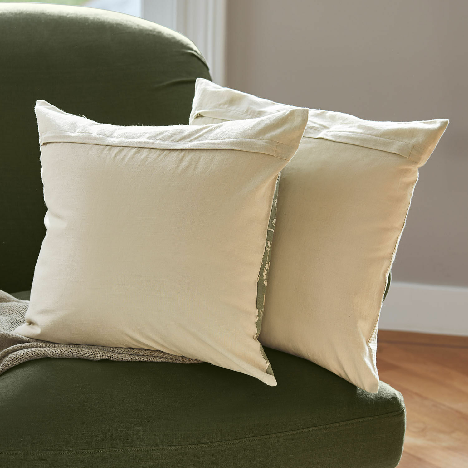 Set de 2 fundas de cojín Ovixal | verde/crema | Alto/Ancho aprox. 50/50 cm Set de 2 fundas de cojín Ovixal | verde/crema | Alto/Ancho aprox. 50/50 cm