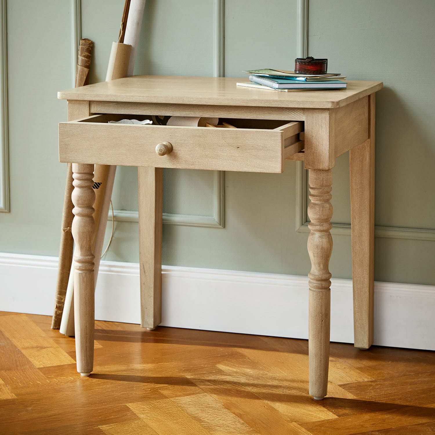 Bureau pour enfant Doucetin, Veinge naturel du bois, Finition gris vieilli, Tiroir pratique en gris vieilli