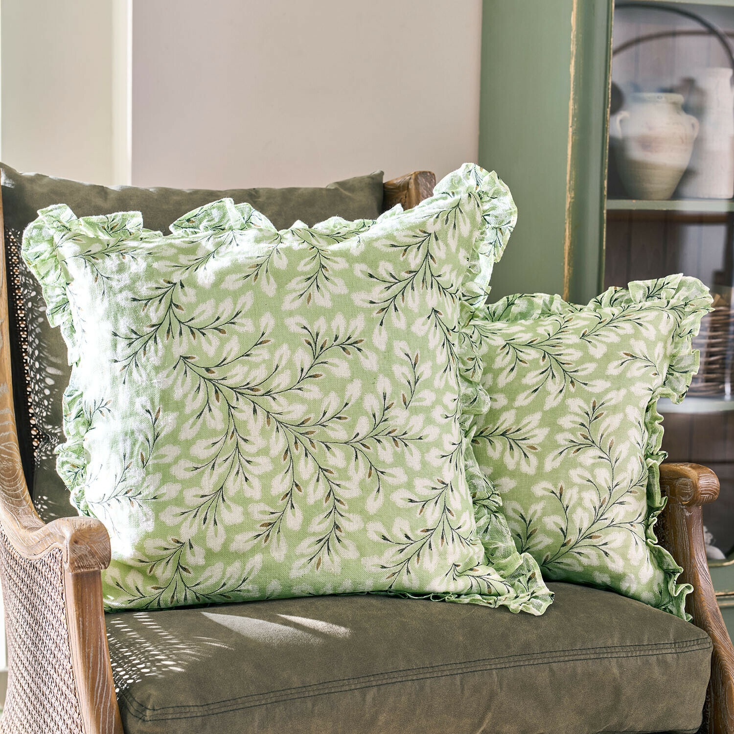 Lot de 2 housses de coussins Norelline, Imprimé délicat de fleurs, Tissage en lin, Fine doublure en vert/blanc