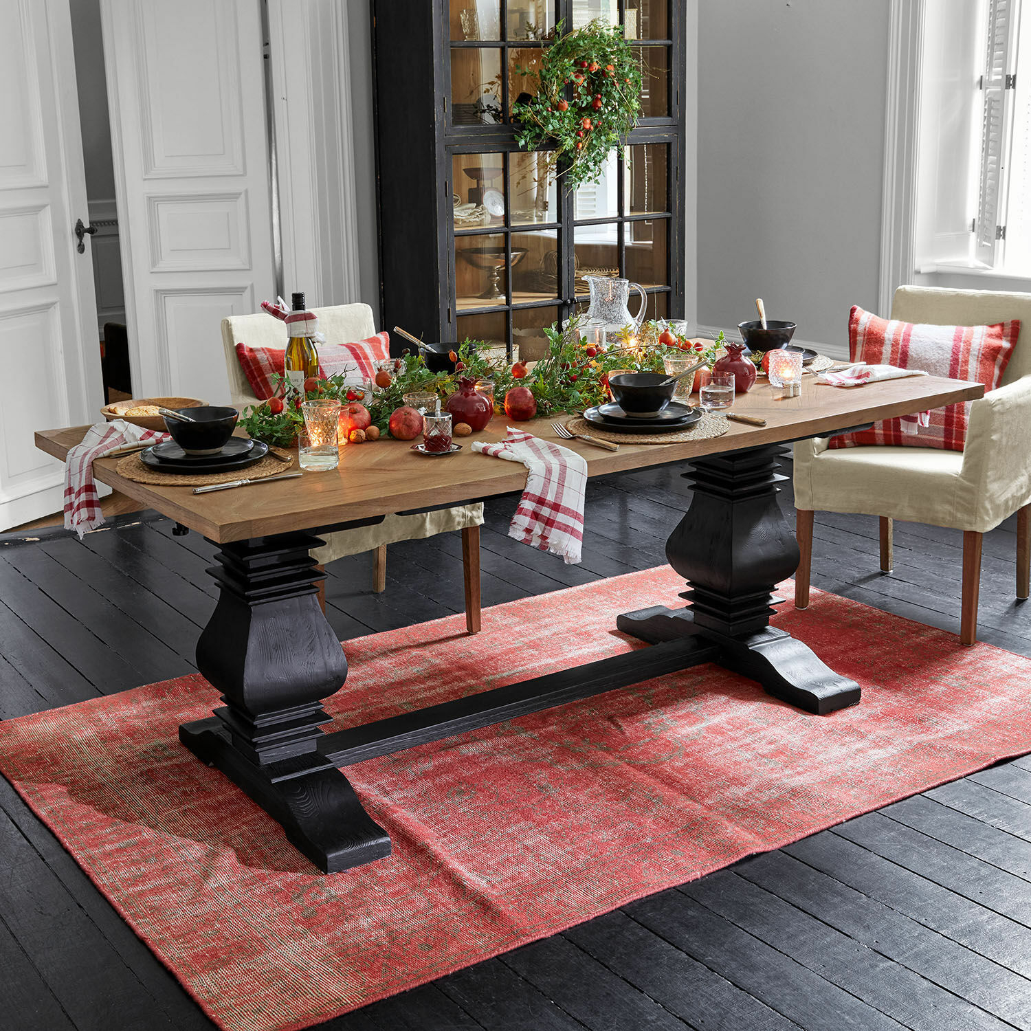 Table Quillancourt, Bois d’orme revalorisé, Superbe motif intarsia, Coloris contrastant de style moderne en marron