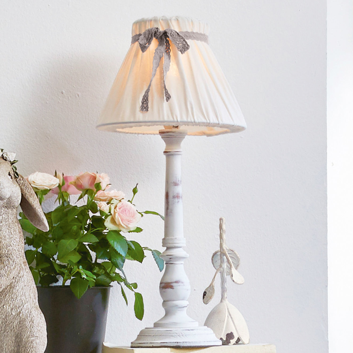 Tischlampe Valentin Weiße Tischlampe mit Stoffschirm und dekorativer Schleife, Vintage-Stil für Wohnzimmer
