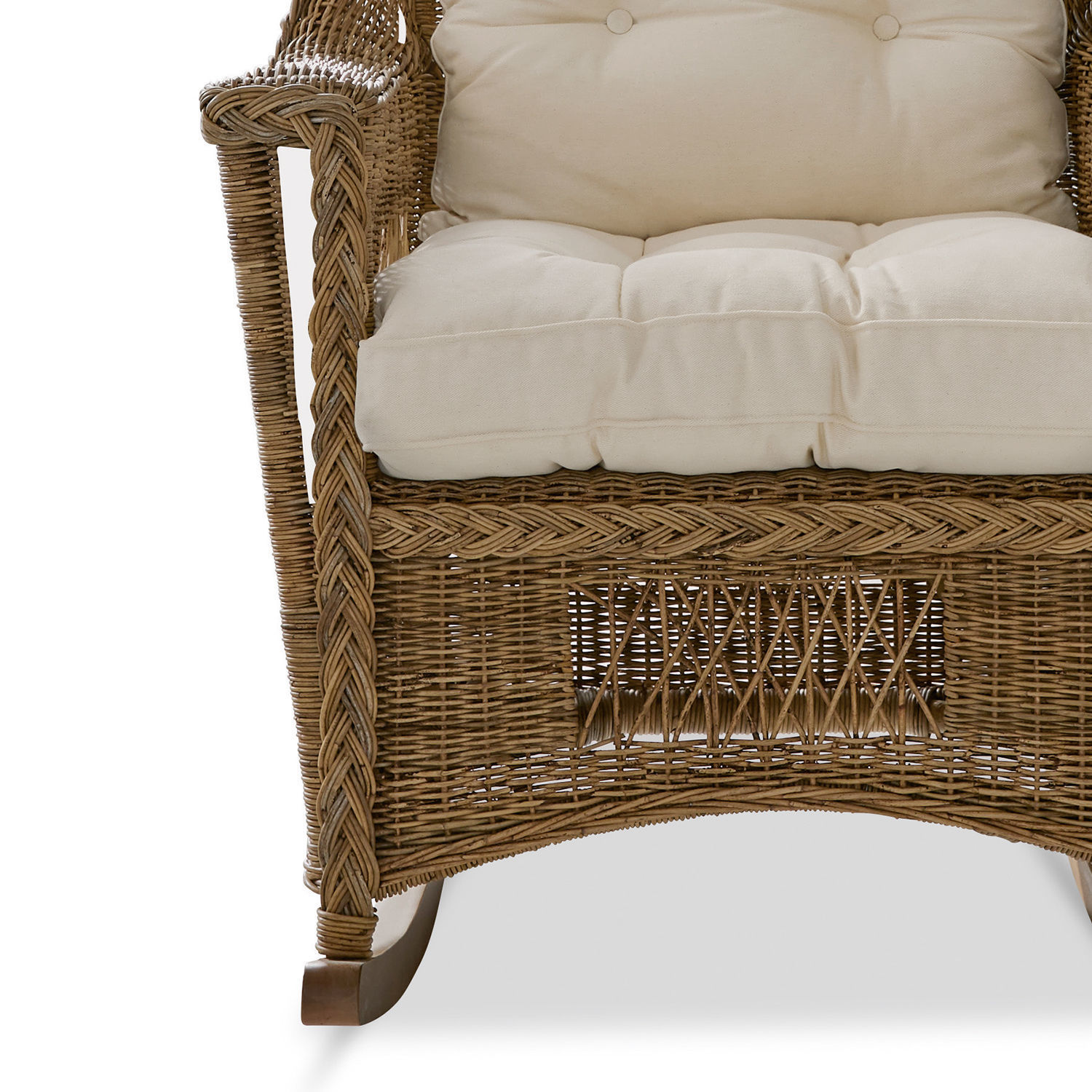 Rattanschaukelstuhl in Naturfarbe mit cremefarbenem Polster für Wohnzimmer und Garten