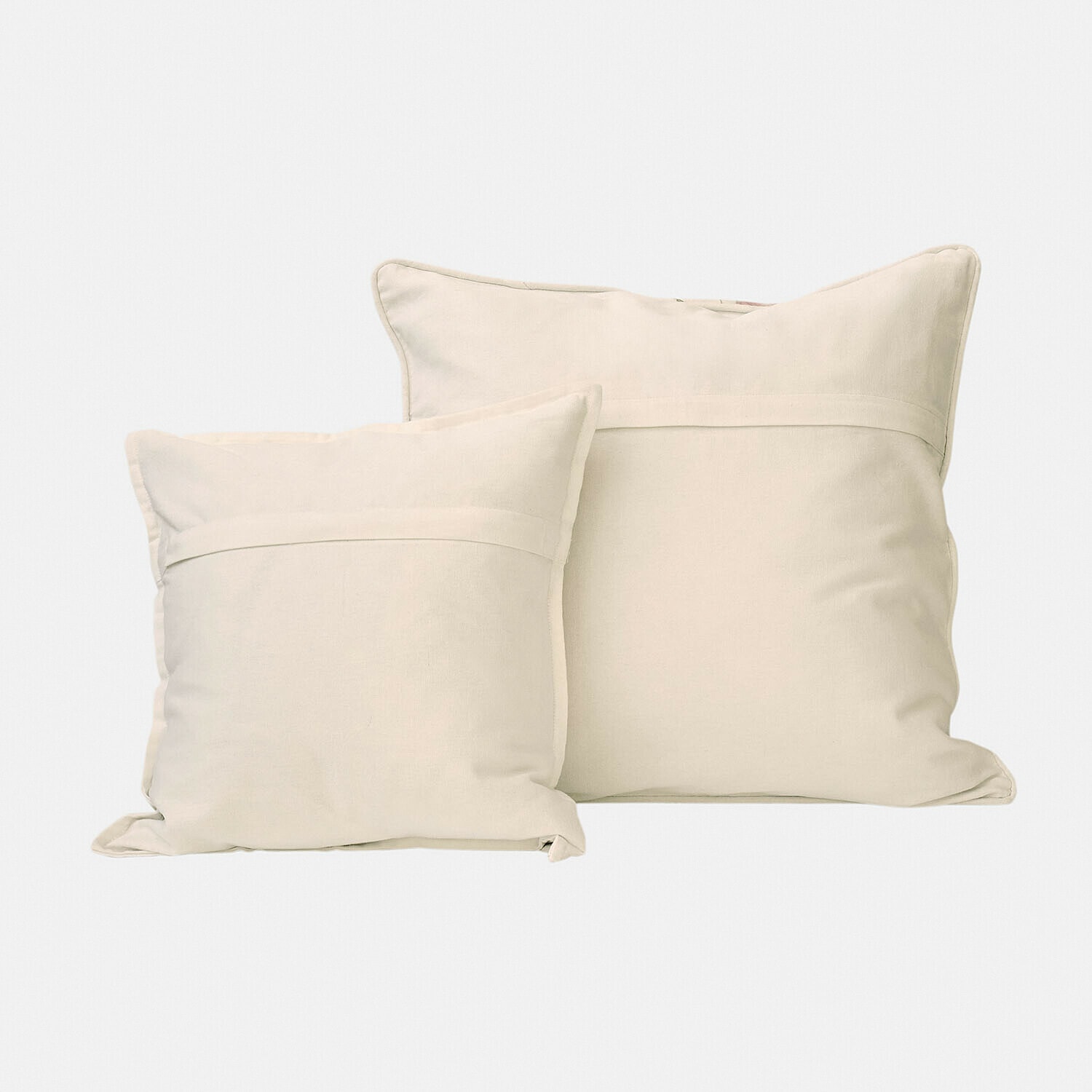 Set aus zwei cremefarbenen Baumwollkissen mit schlichtem Design für Wohnkomfort und Dekoration
