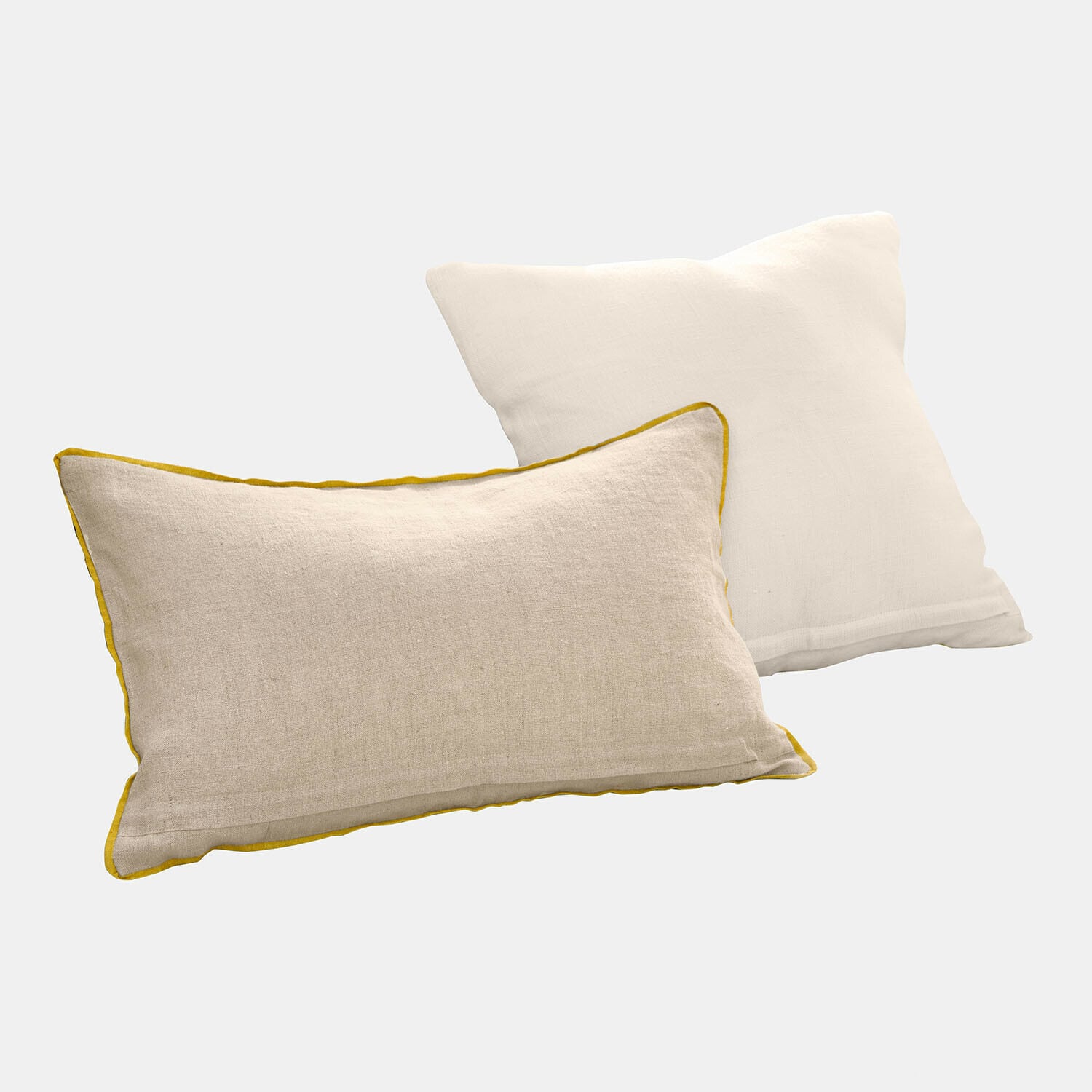 Set aus zwei beigen Leinenkissen mit gelbem Rand, dekorative Kissen für Wohnzimmer