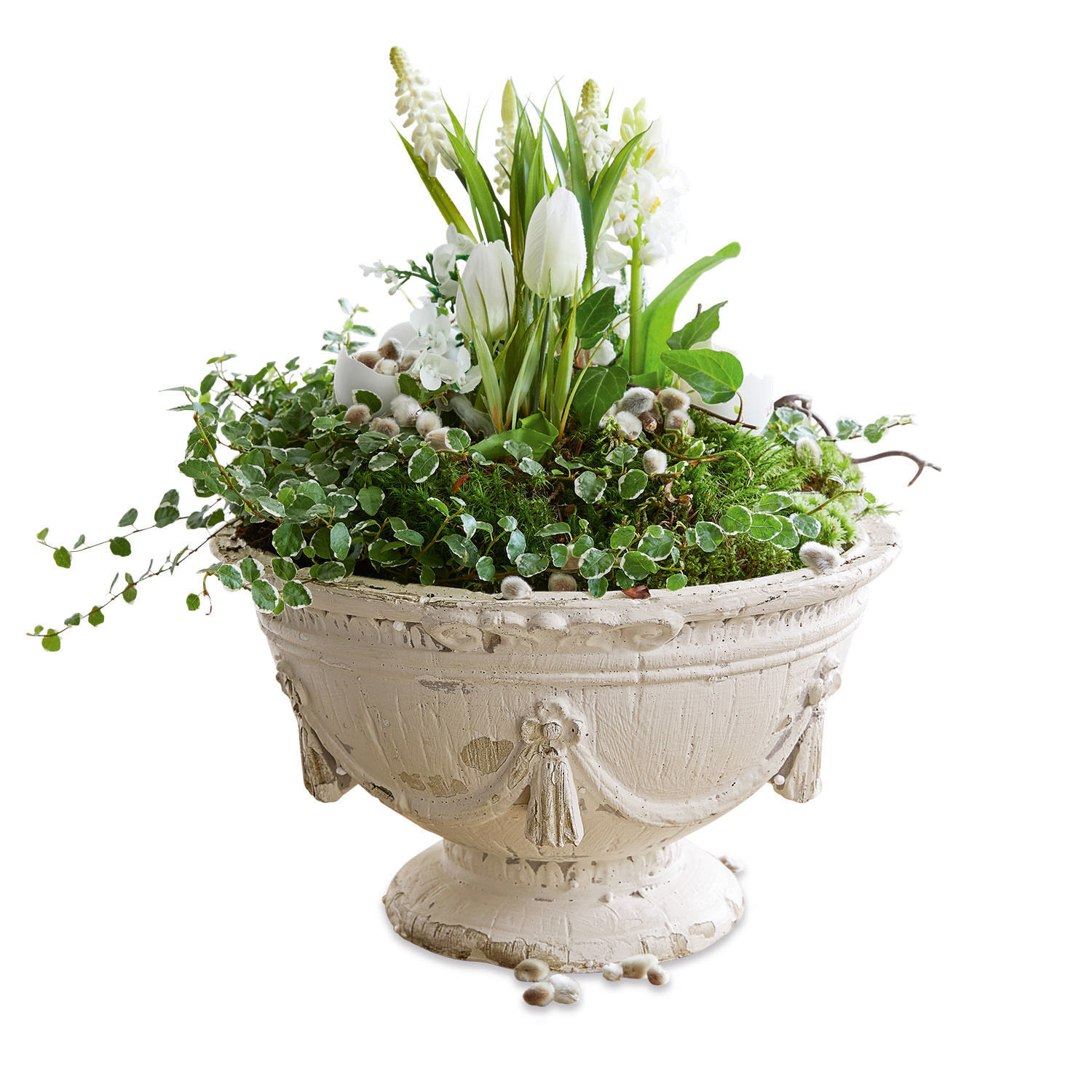 Weiße Keramikschale mit grünen Pflanzen und weißen Blumen als dekorativer Pflanztopf