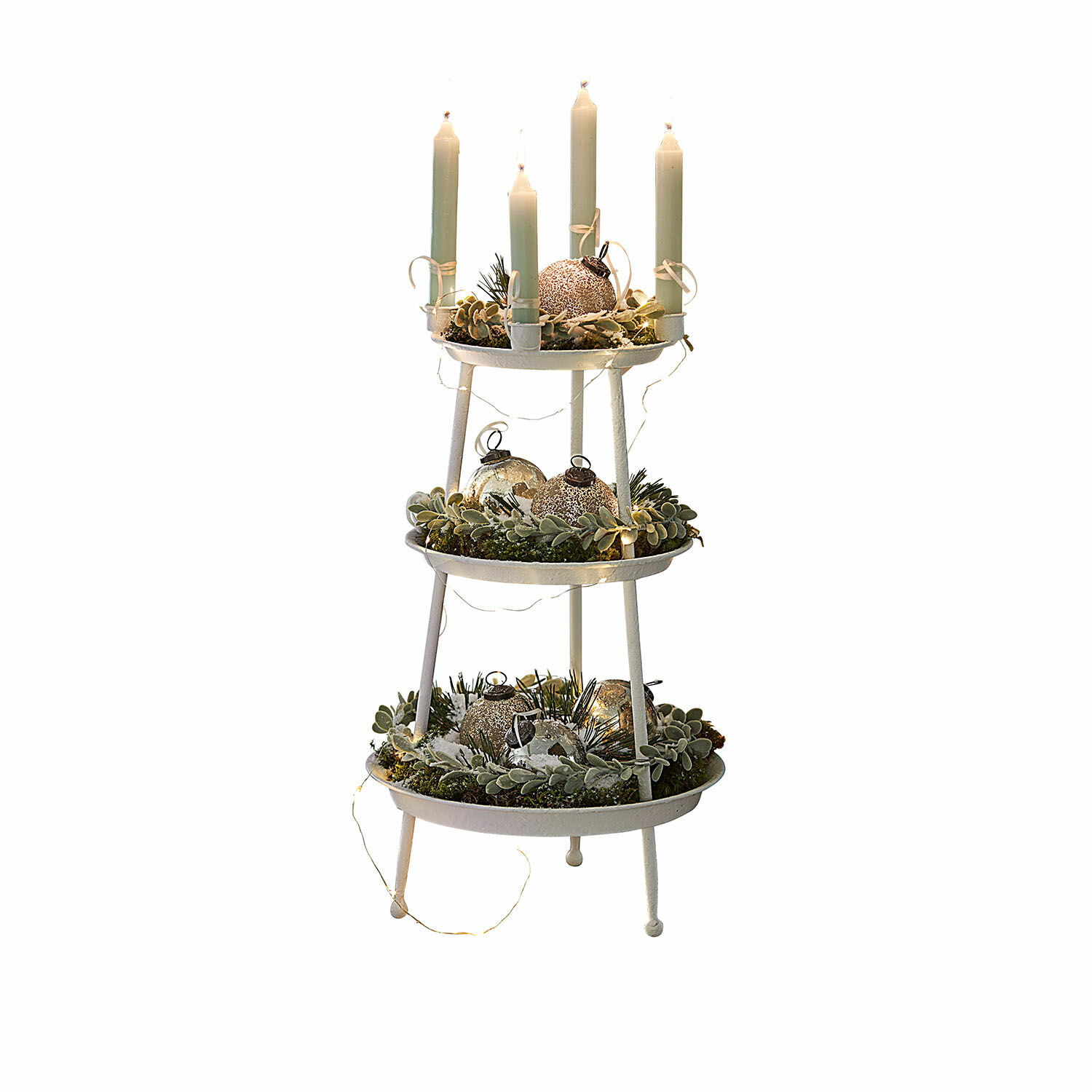 Etagere Mont Argenté Dreistufige weiße Metall-Weihnachtsdekoration mit grünen Zweigen und Kerzen