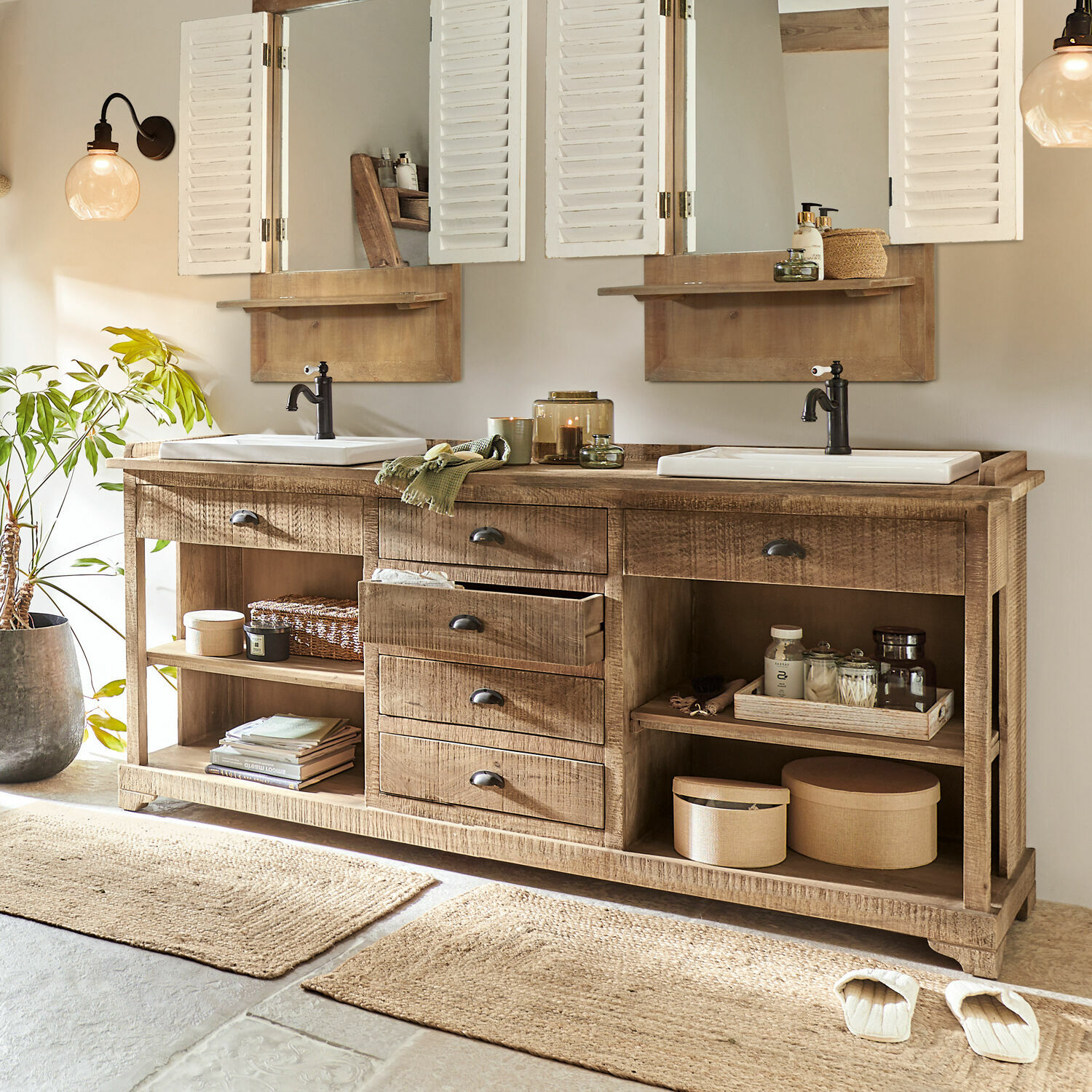 Doppelwaschtisch Farum Holz-Badezimmermöbel mit zwei weißen Waschbecken und schwarzen Armaturen, natürliche Dekoration