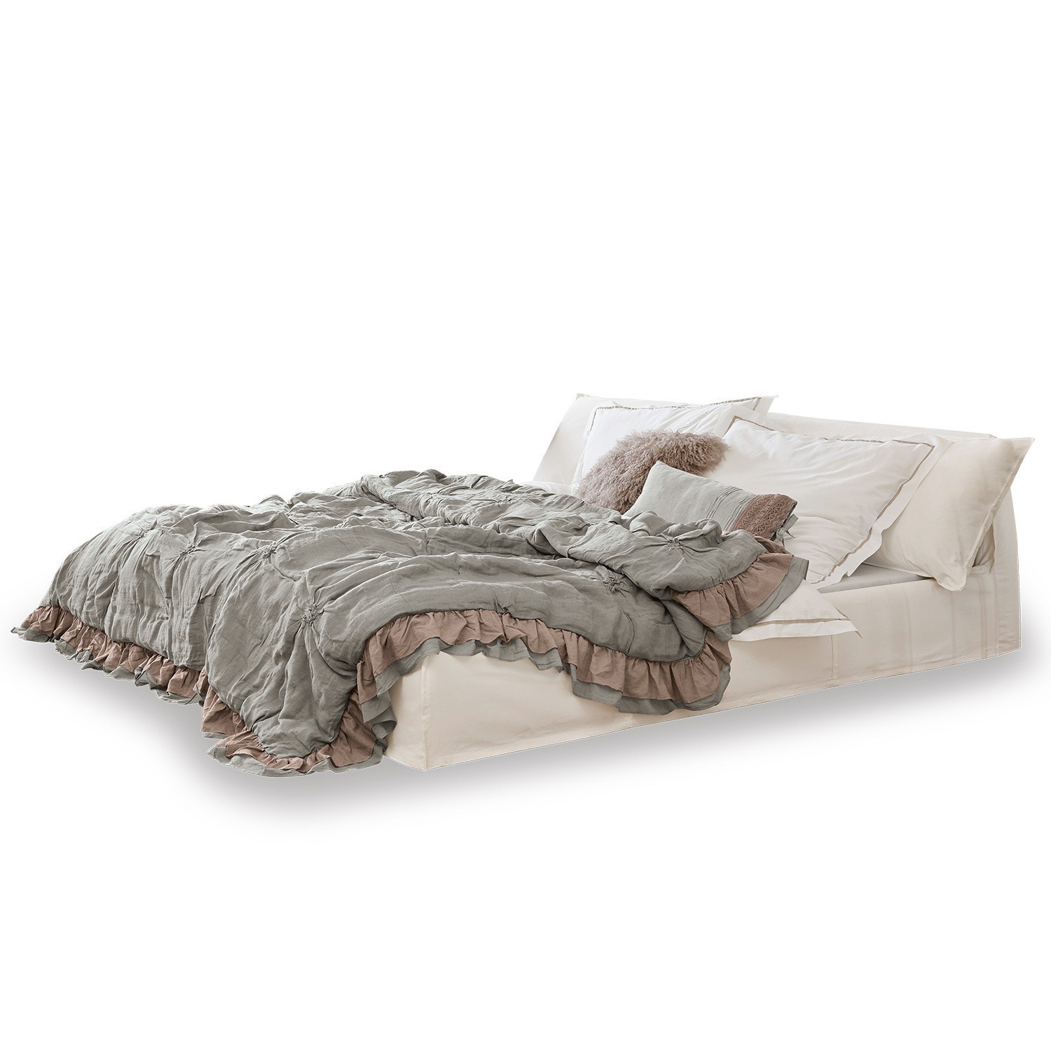 Bett Cottonwood Bett mit weißer Bettwäsche und graugrüner Rüschendecke, weiche dekorative Kissen