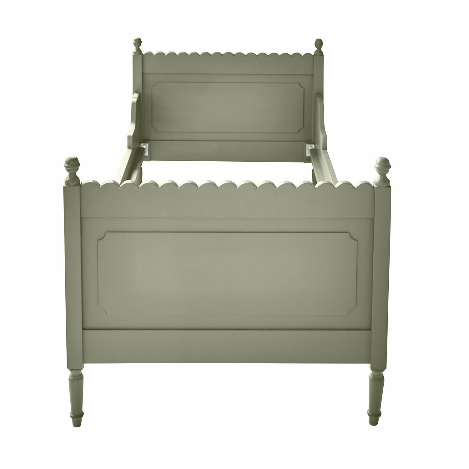 Olivegrünes Holzbett mit dekorativem Abschluss und klassischem Design für Schlafzimmer