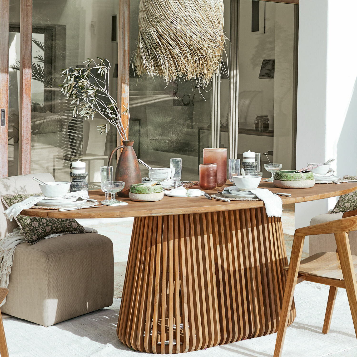 Esstisch aus Teakholz mit einzigartigem Lattenfuß, modernes Design für helle Esszimmer