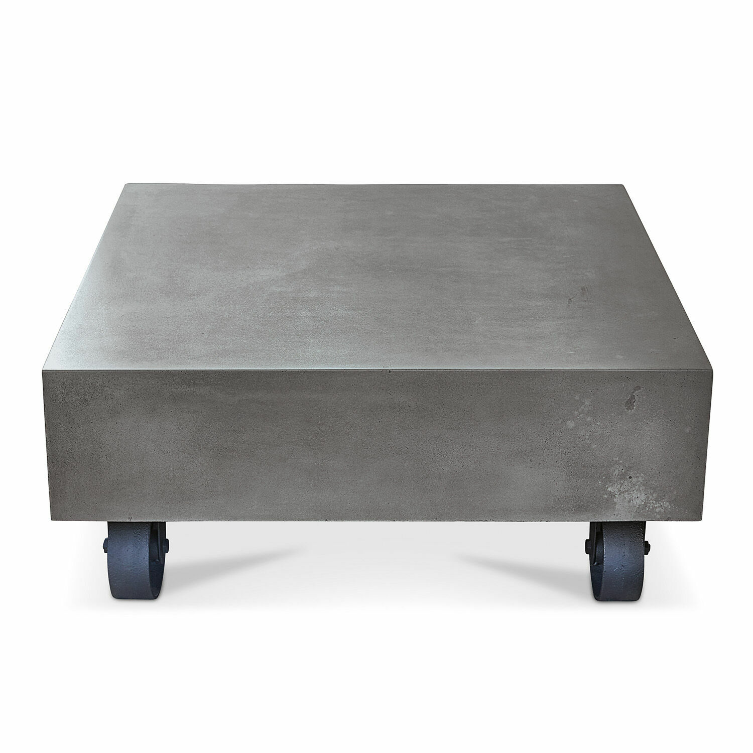 Quadratischer Couchtisch aus grauem Beton auf schwarzen Rollen für Wohnzimmer