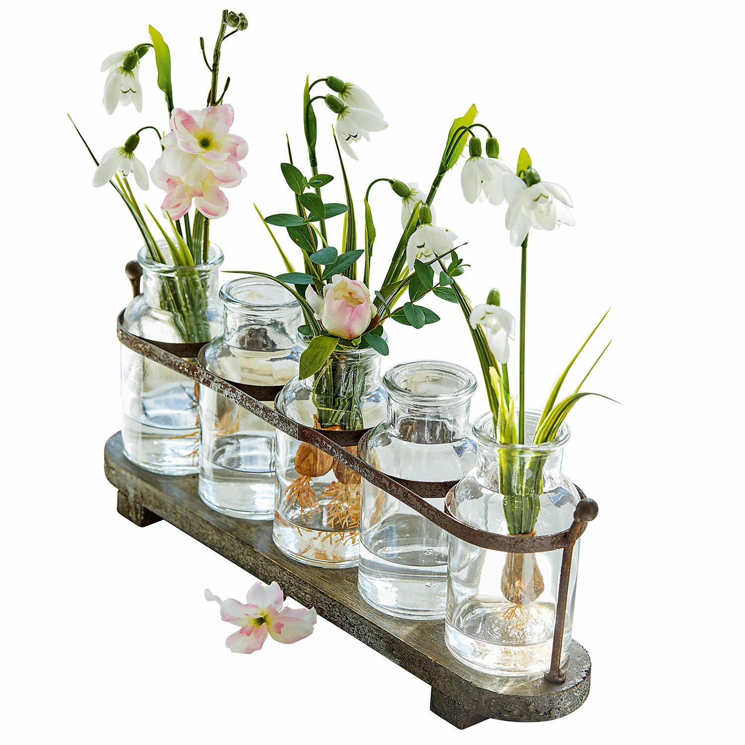 Vase 5er Set Ranjo Set aus fünf Glasvasen mit Metallgriff auf Holzbrett, dekoriert mit Blumen