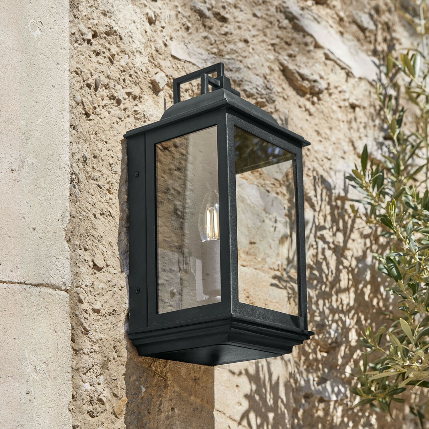 Außenwandlampe Tovre Schwarze Metall-Wandleuchte mit klarem Glas, Außenbeleuchtung für Hausfassade
