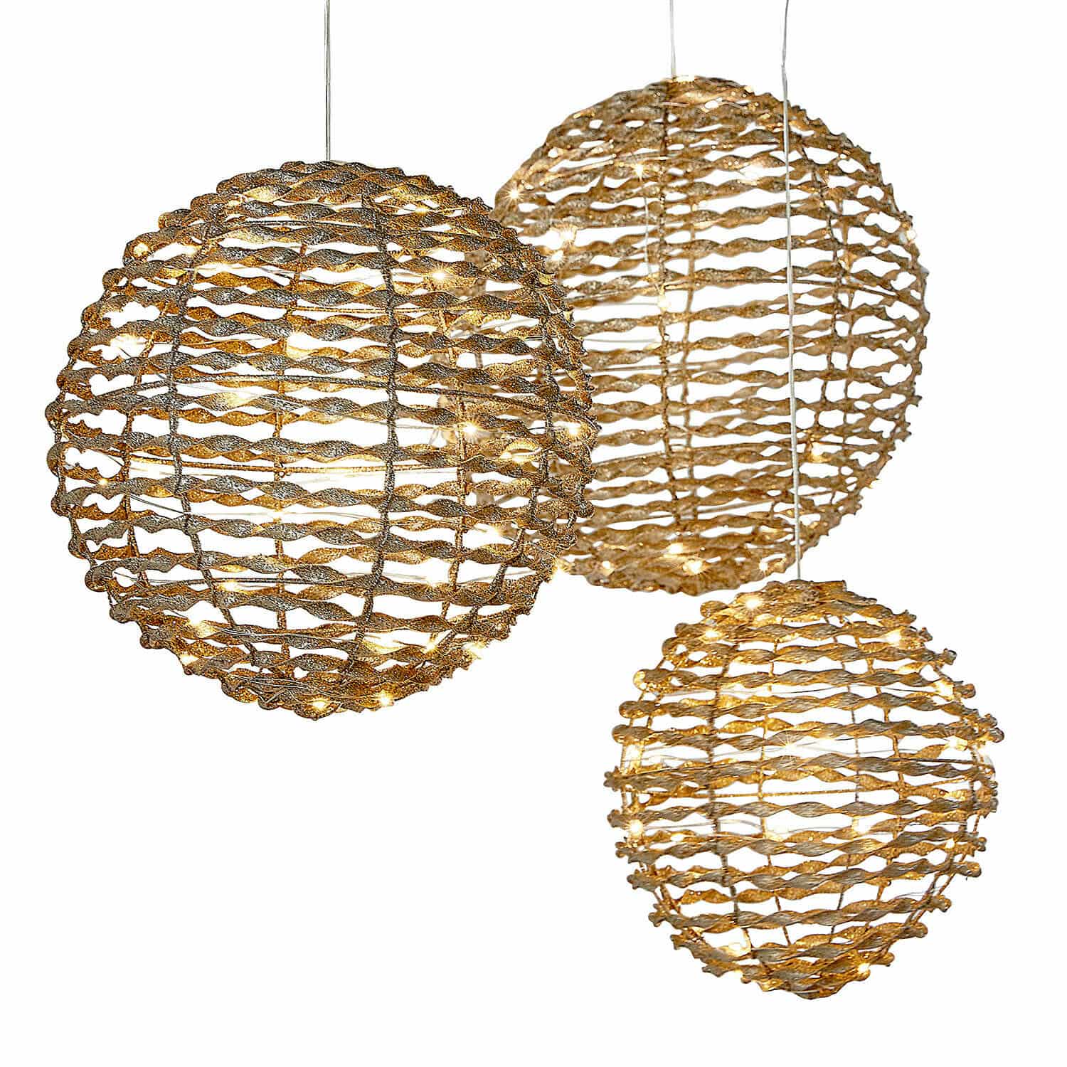 LED-Kugel 3er Set Thalindra Drei goldene Hängeleuchten aus Metallgeflecht mit sanfter LED-Beleuchtung
