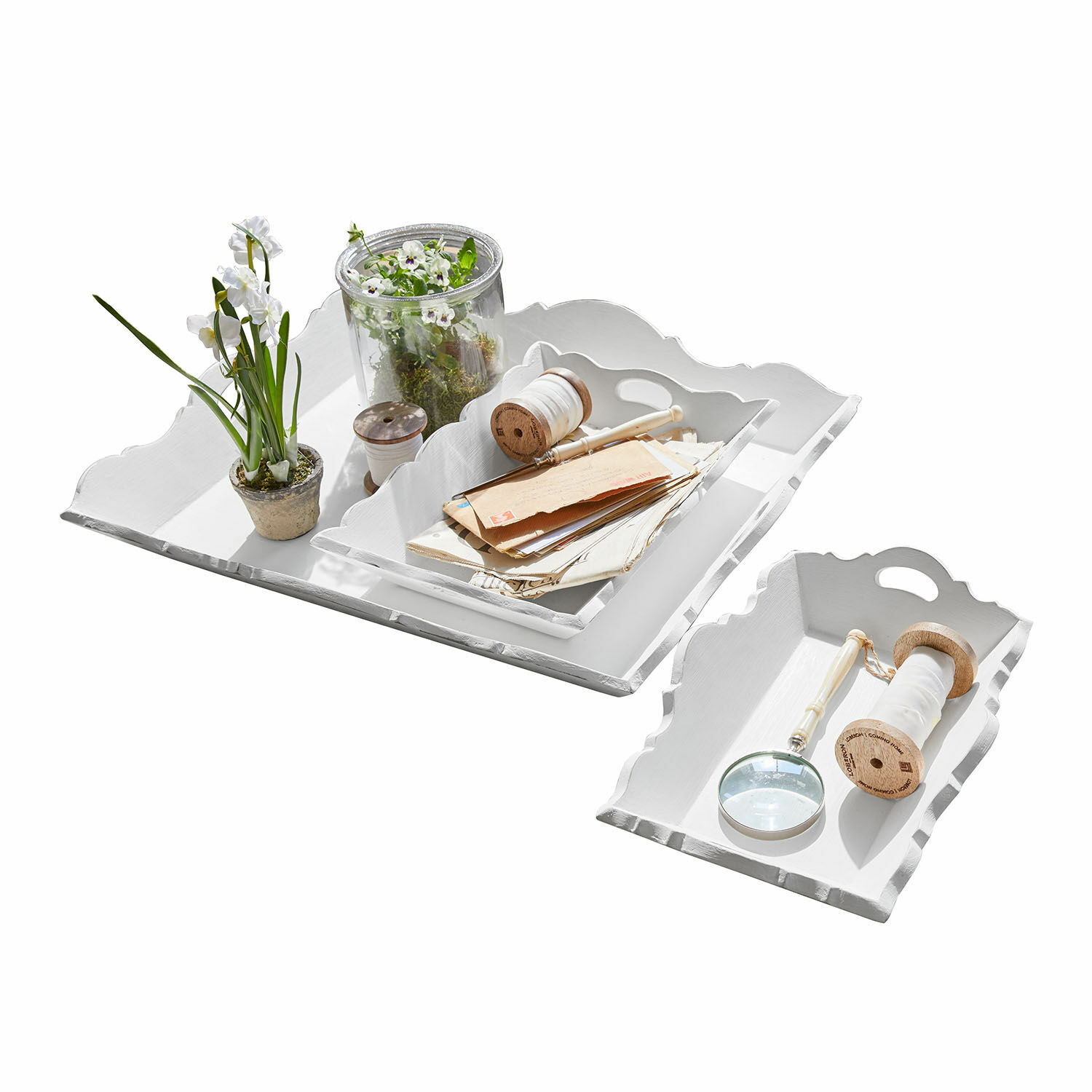 Tablett 3er Set Pirelo Set aus weißen Holztabletts mit dekorativen Kanten, Wohnaccessoires und Dekorationen