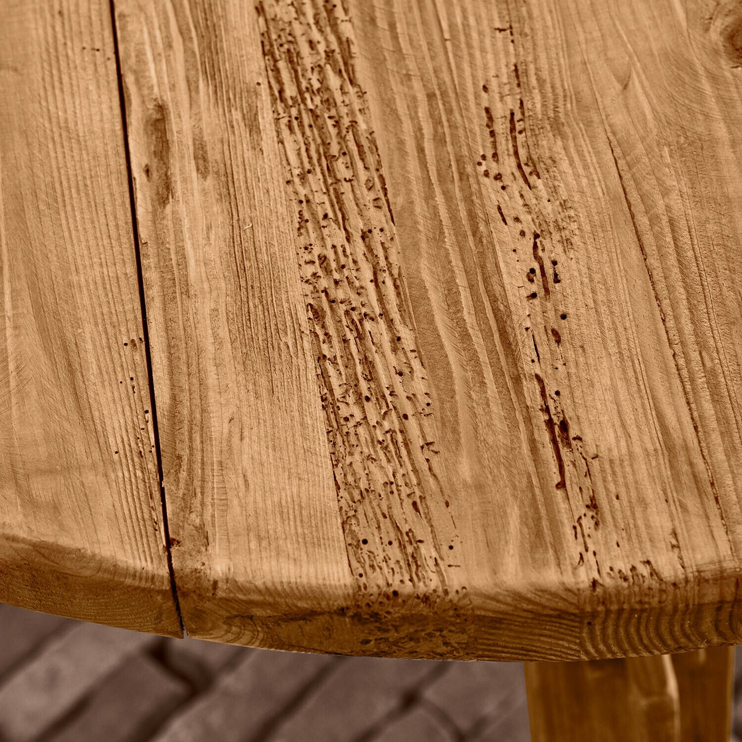 Tisch Crestwooden
