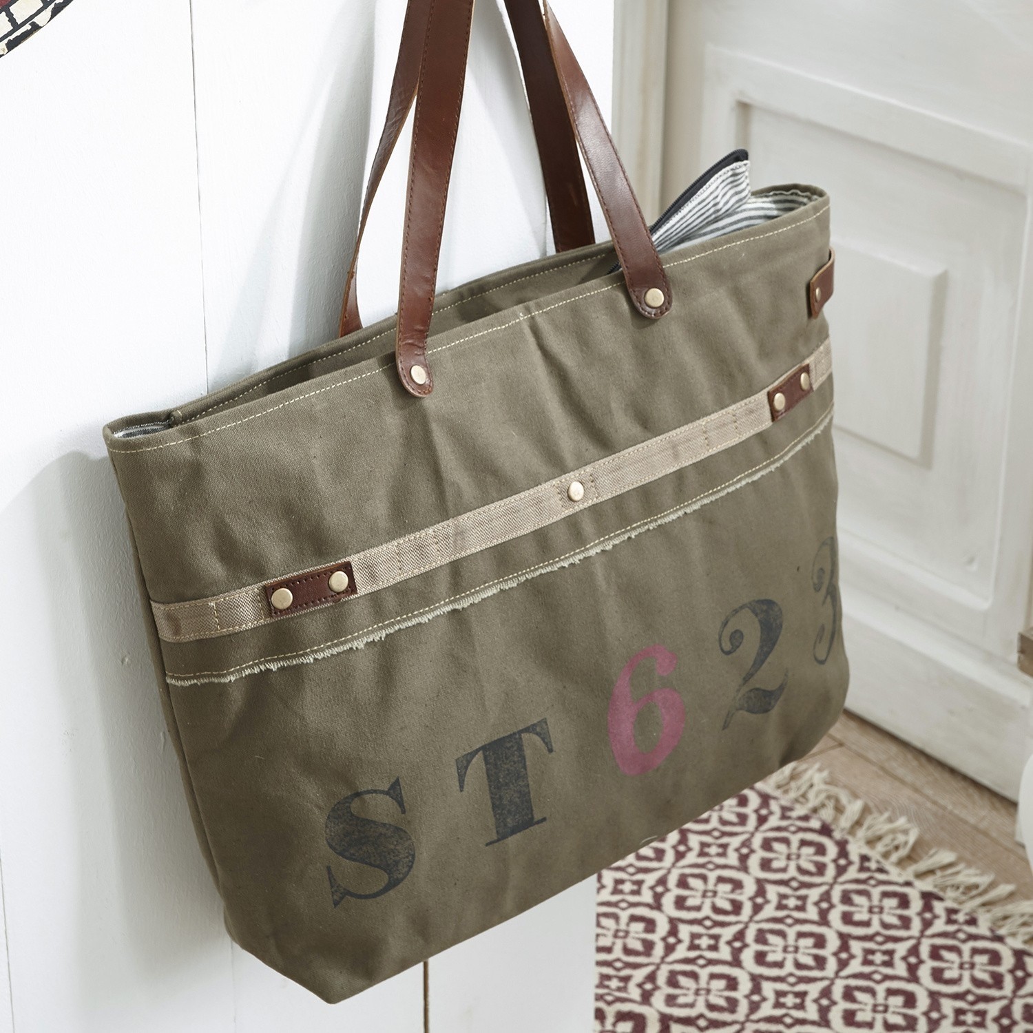 Tasche Larra