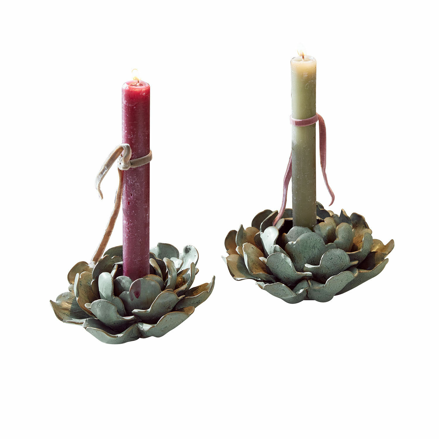 Kerzenhalter 2er Set Myka Metall-Kerzenhalter in Blumenform mit roten und grünen Kerzen als Wohnaccessoire
