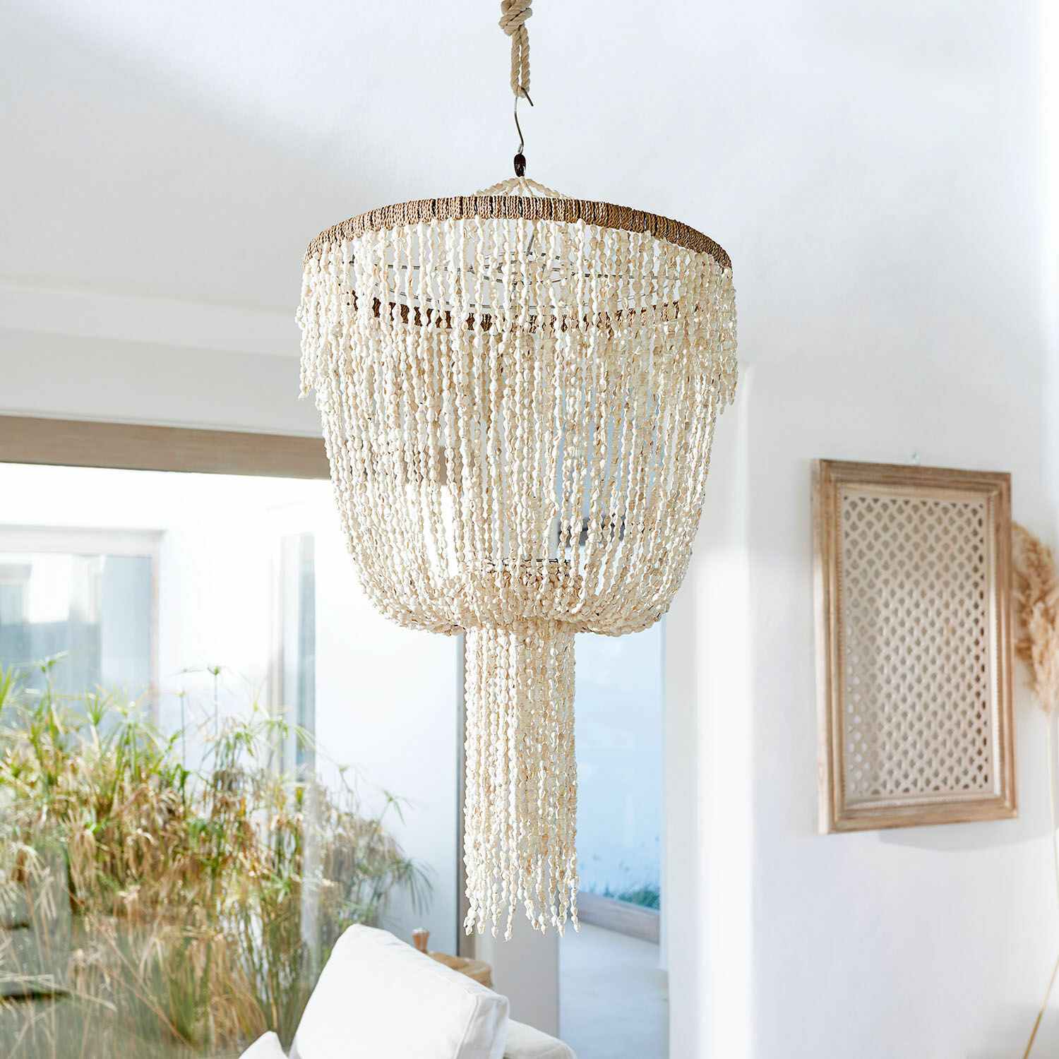Lampenschirm Trétudans Hängelampe aus natürlichen Muscheln in Cremefarbe für Boho-Innenraumdekoration