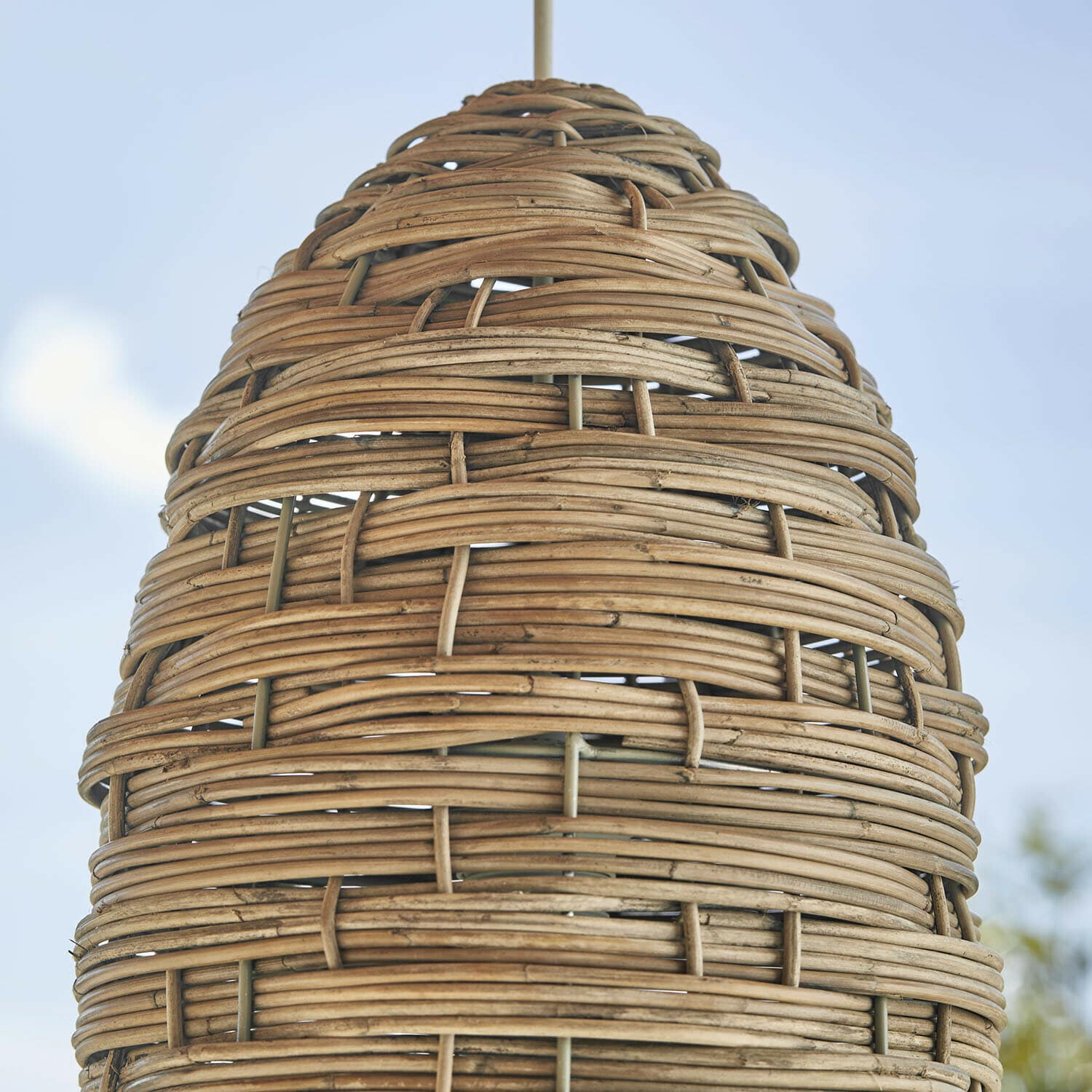 Natürlicher konischer Lampion aus Rattan für Gartendekoration im Freien