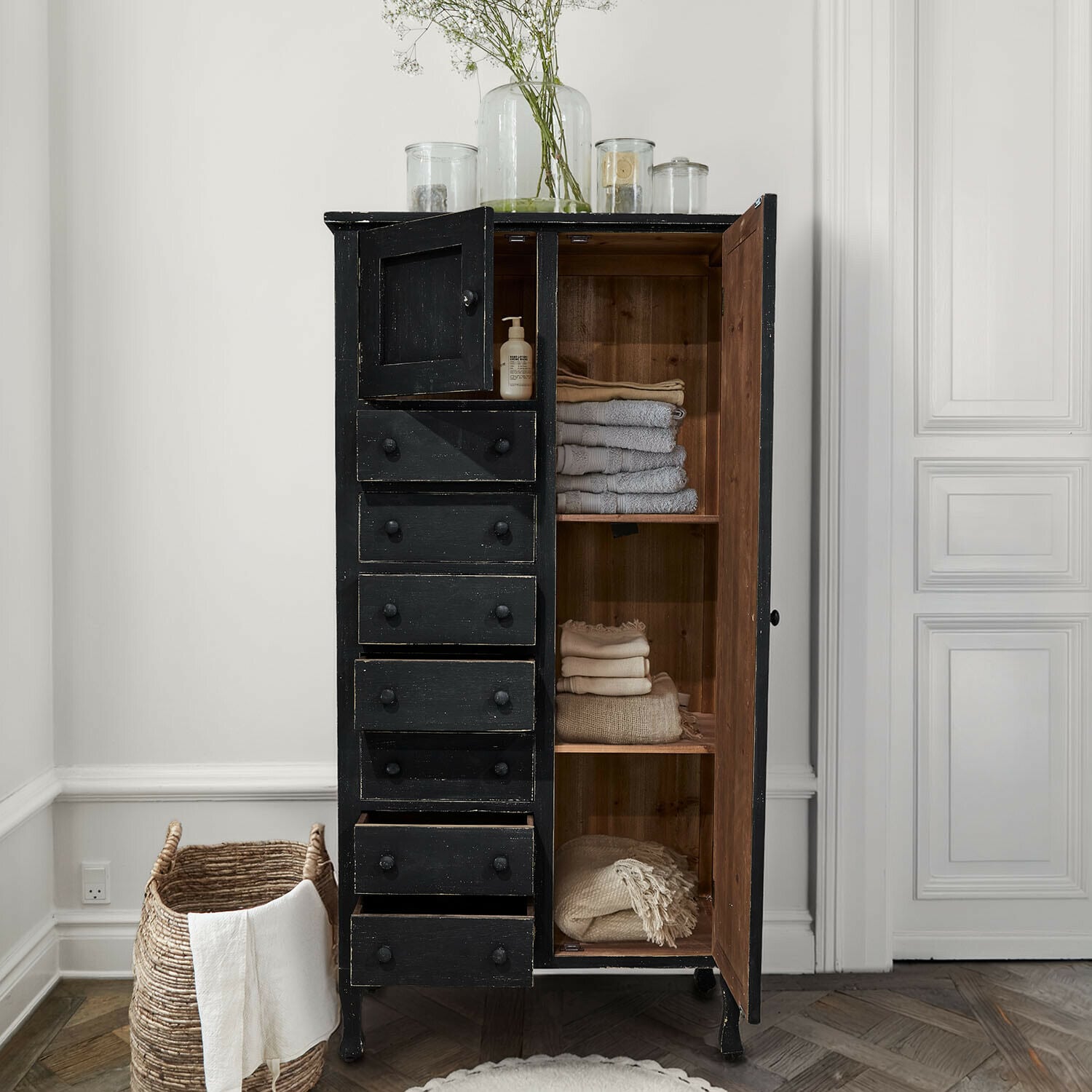 Schrank Amourien