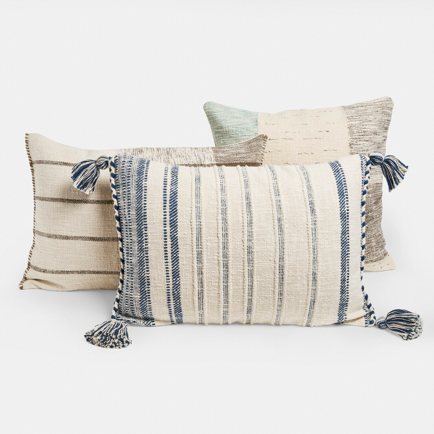 Kissenhülle 3er Set Maresas Set aus drei dekorativen Baumwollkissen in Beige-Blau mit Streifen und Quasten