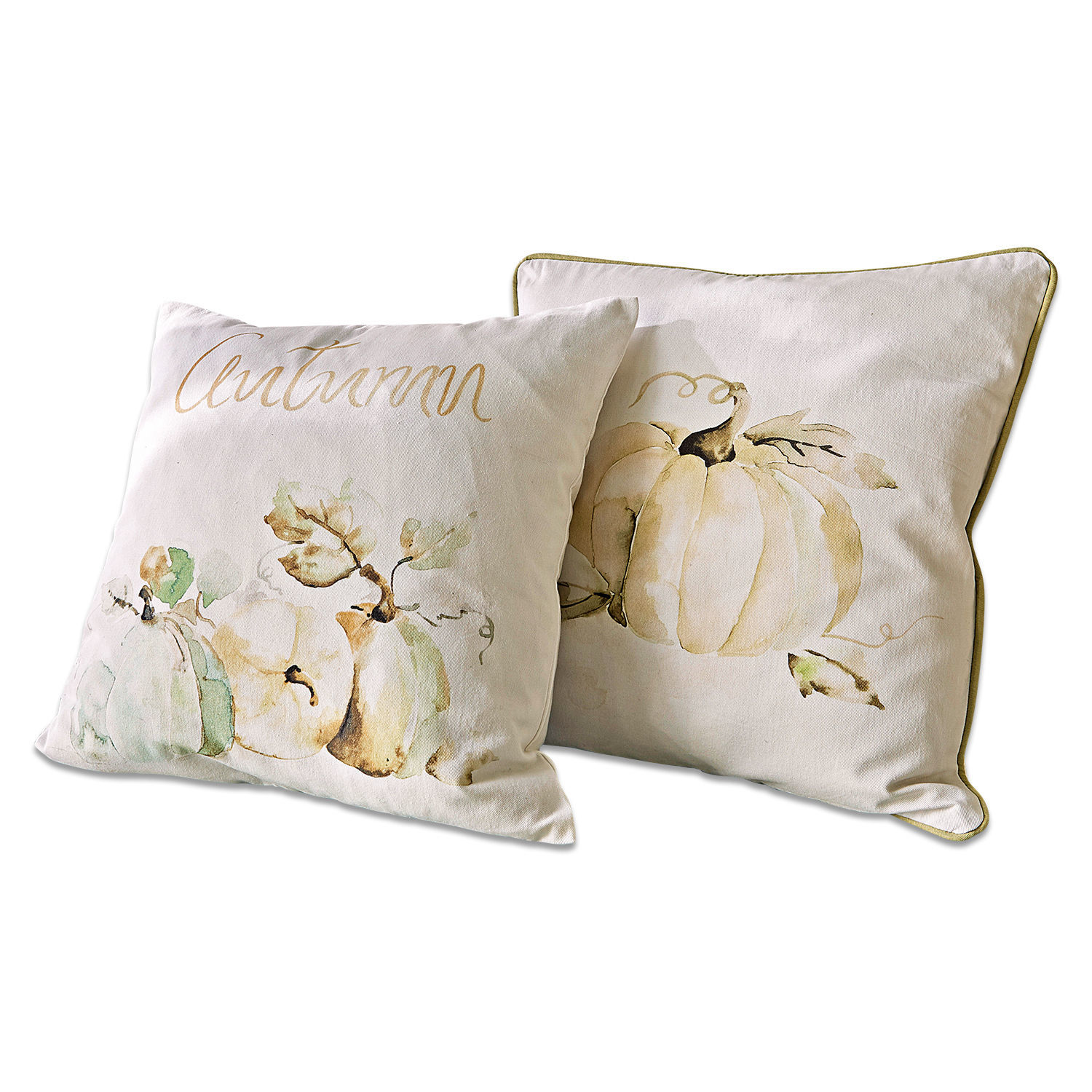 Set aus zwei cremefarbenen Baumwollkissen mit Kürbis-Motiv und Schriftzug autumn für Herbstdeko.