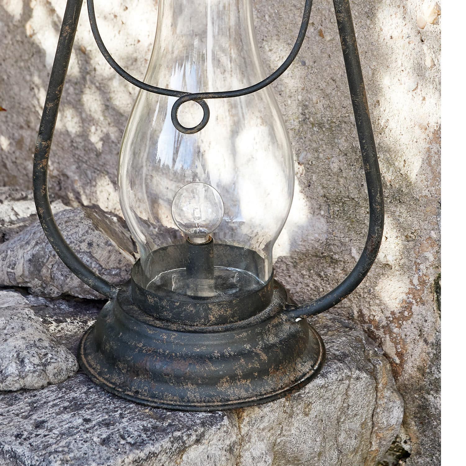 Metalllaterne mit klarem Glas und sichtbarer Glühbirne, schwarz mit antiker Patina