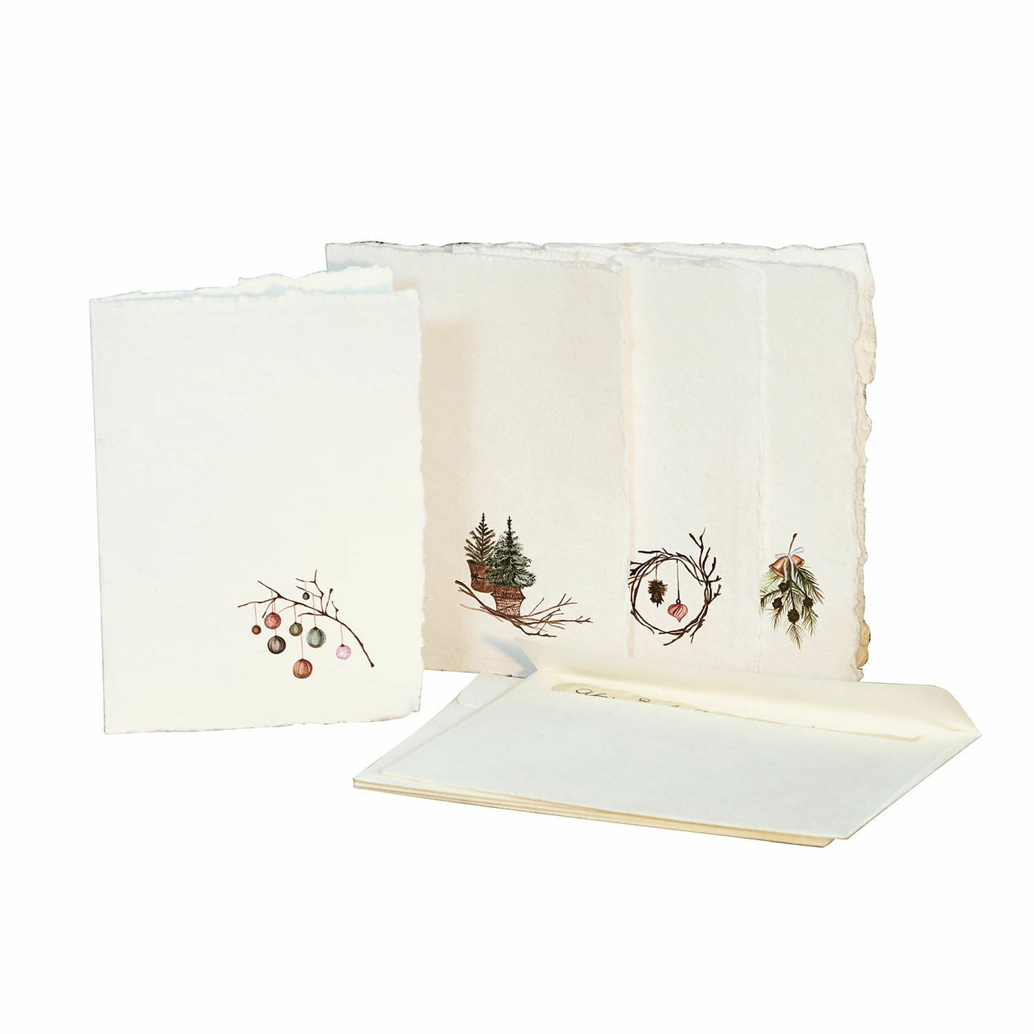 Set aus cremefarbenen Büttenpapier-Karten mit pflanzlichen Motiven und passenden Umschlägen