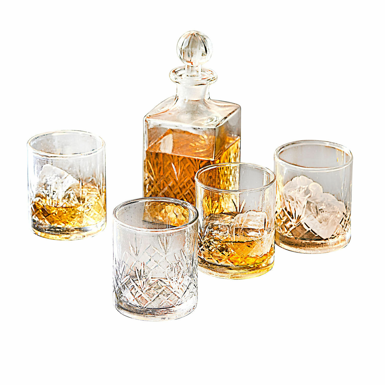 Karaffe mit Glas 4er Set Kerrington Set aus Kristallkaraffe und vier Gläsern mit Whisky und Eis, transparentes graviertes Glas