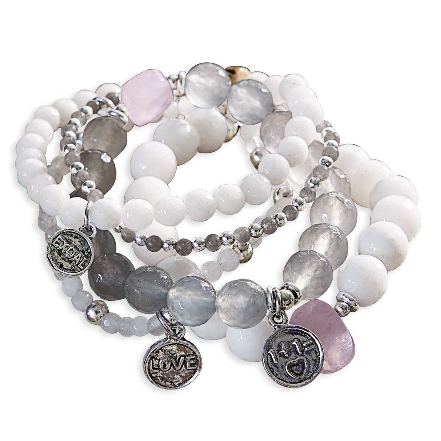 Set aus Armbändern mit weißen und grauen Steinen, rosa Akzent und Metallanhängern