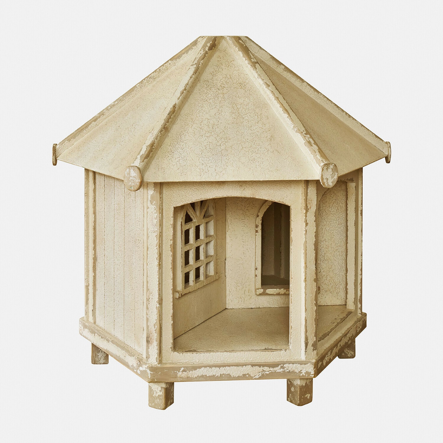 Beige Holzdeko in Pavillonform mit Fenster und offenem Eingang, rustikaler Stil