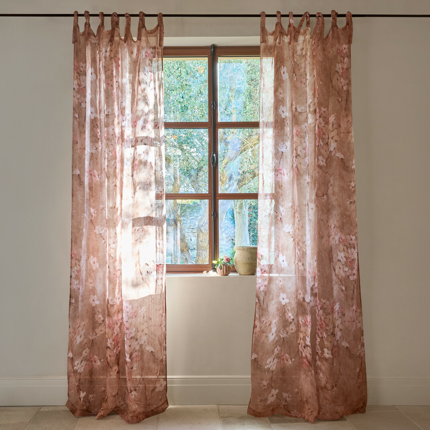 Gardine Brisélie Transparente Vorhänge mit zartem Blumenmuster in Braun für Fensterdekoration