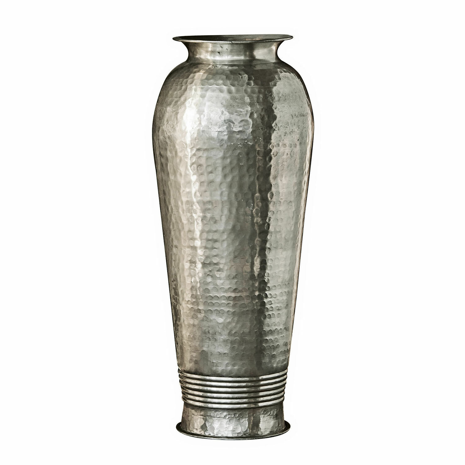 Schirmständer Saba Hohe Vase aus gehämmertem Metall in Silber, moderne Wohnraumdekoration im Industriestil