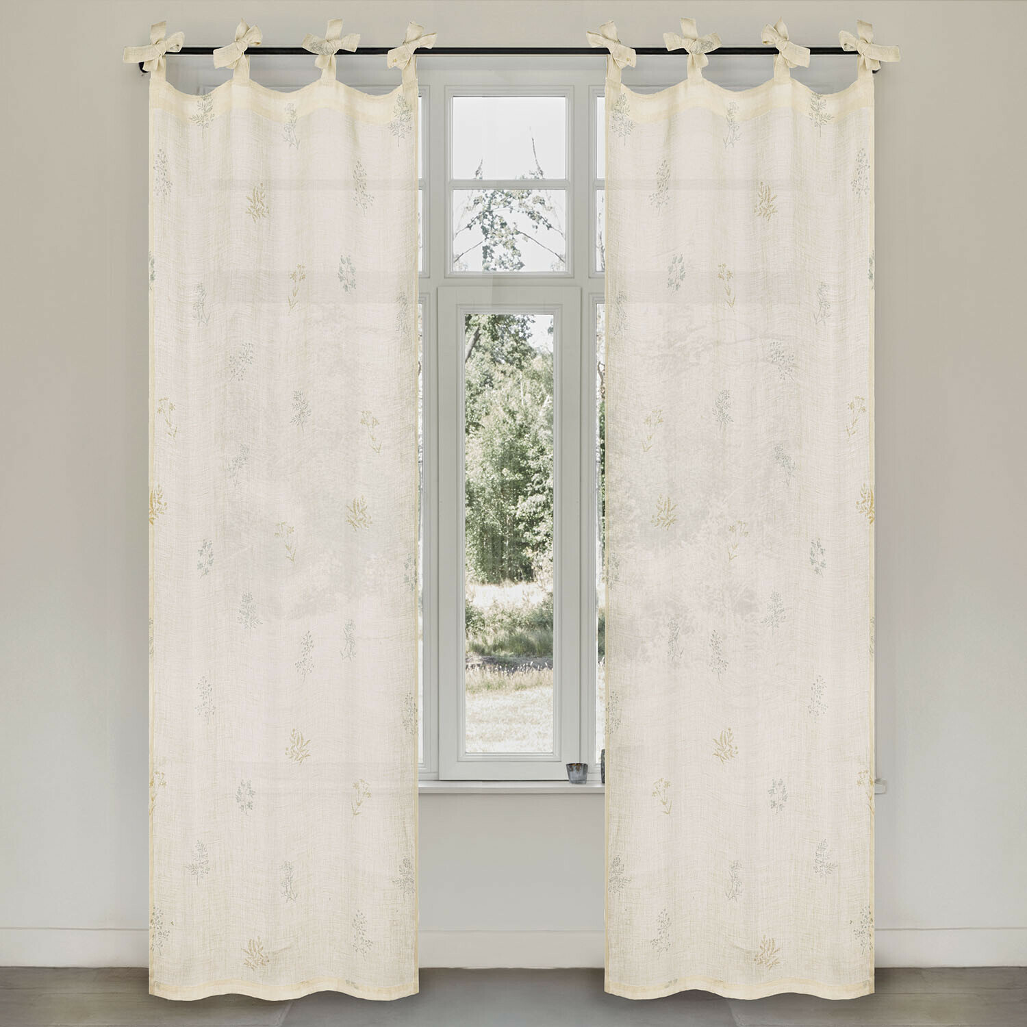 Gardine Hazelwick Beige Vorhänge aus leichtem Stoff mit zartem Blumenmuster, dekorative Fensterdekoration